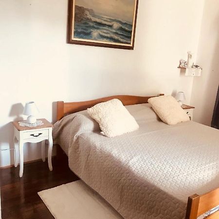 B. Ela Rooms Porec Exterior photo